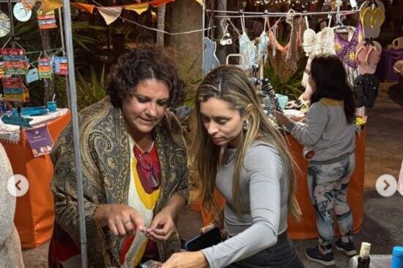 Feira da Mulher Migrante reúne gastronomia e produtos artesanais na Praça dos Ossos em Búzios / foto divulgação