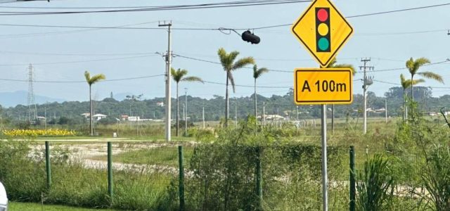 DER-RJ confirma primeiro semáforo em Búzios na RJ-102; obra é privada e segue critérios técnicos sob supervisão do órgão / foto Prensa de Babel