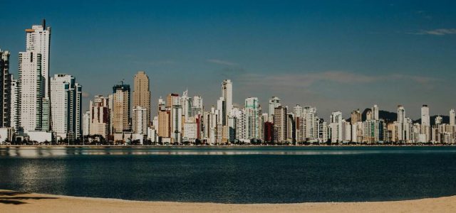 Balneário Camboriú bate capitais no valor do metro quadrado