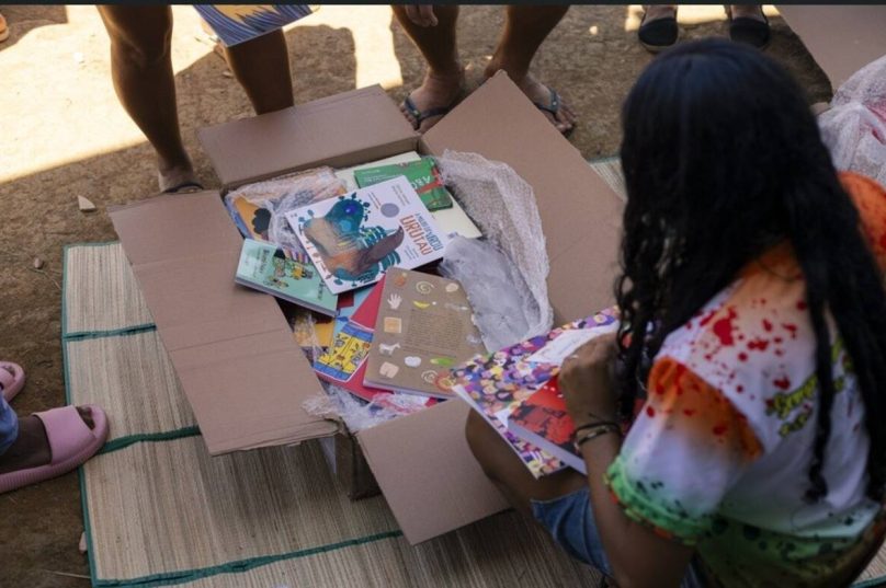 Bibliotecas comunitárias recebem novo acervo de livros