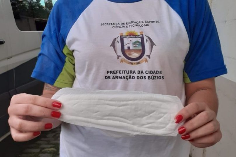 Além dos absorventes, as alunas também receberão material instrutivo e informativo. Foto: Matheus Coutinho