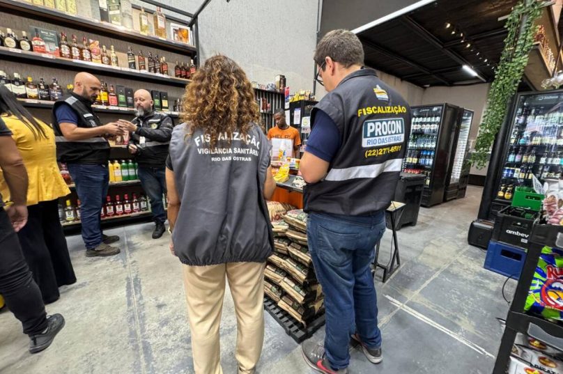 Equipes alertam para risco do consumo de bebidas adulteradas e pedem que população colabore com denúncias / divulgação