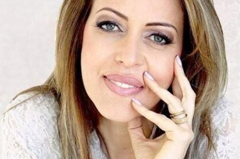 adriana cantora religiosa
