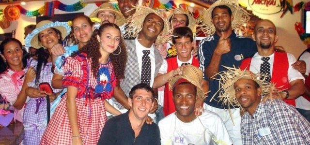 Festa junina gratuita no Chez Michou em Búzios terá forró, comidas típicas e atrações no dia 27 de junho / foto divulgação