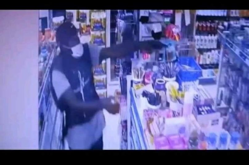 Assaltante ainda não localizado pela polícia | Foto: Reprodução