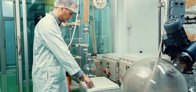 Escovas para balões volumétricos garantem higiene em laboratórios brasileiros