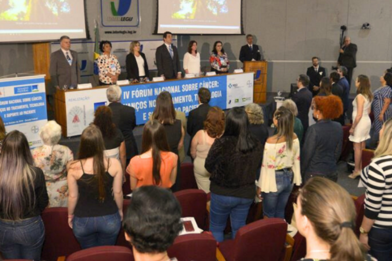 Brasil debate avanços no tratamento e suporte ao paciente oncológico