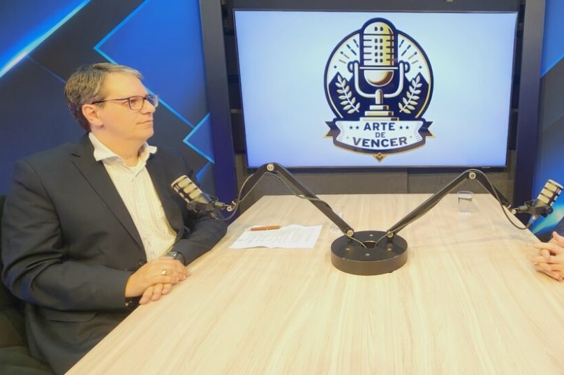 Fundador do Espaço da Audição comanda podcast Arte de Vencer