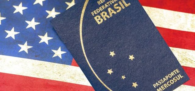 Visto H-1B possibilita que profissionais trabalhem nos EUA