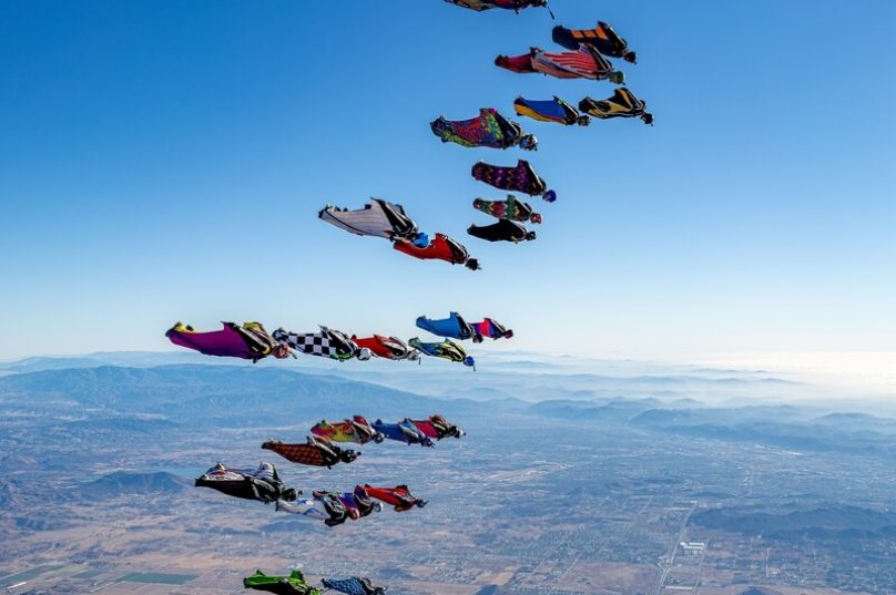 Atletas brasileiros batem recorde mundial de wingsuit