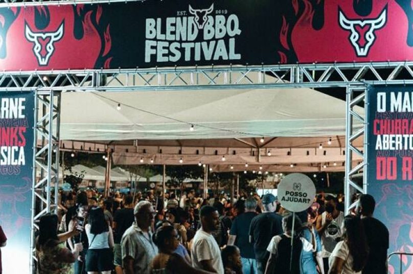 Blend BBQ Festival estreia em Cabo Frio com quatro dias de carnes premium, shows tributo e entrada gratuita na Orla / foto divulgação