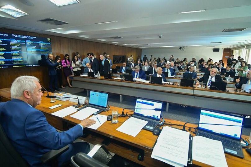 Senado aprova PEC que extingue reeleição no Executivo, amplia mandatos para cinco anos e unifica eleições a partir de 2034 / divulgação