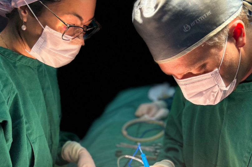 Cirurgia explora lifting facial com cicatriz reduzida