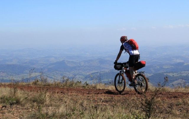 Cicloturismo traz conexão entre natureza e cultura no Brasil