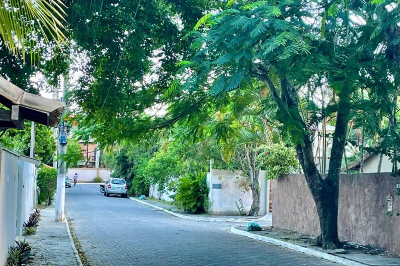 Os vereadores de Búzios discutem propostas que envolvem mudanças em benefícios sociais, políticas ambientais e ações de prevenção na saúde, além de aprovarem medida que garante o acolhimento de pessoas em situação de rua junto a seus animais de estimação / foto divulgação Câmara de Búzios