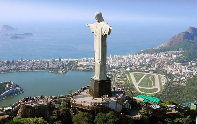 Estátua do Rio de Janeiro é uma das sete maravilhas do mundo moderno. Imagem: Trem do Corcovado | Divulgação