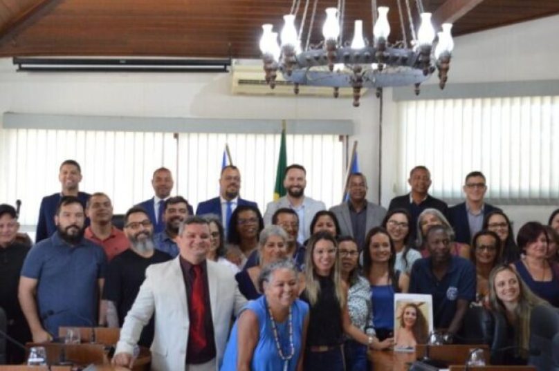 Vereadores e representantes do funcionalismo público de Búzios no auditório da Câmara - divulgação