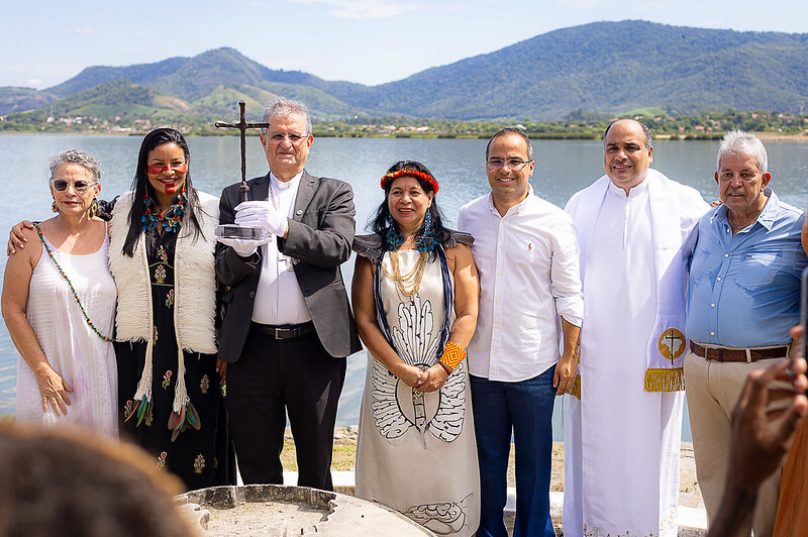 Cruz da primeira missa celebrada no Brasil visita Maricá e passa por três locais em homenagem a São José de Anchieta / foto Bernardo Gomes