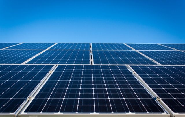 Startup quer levar energia solar ao pequeno varejo