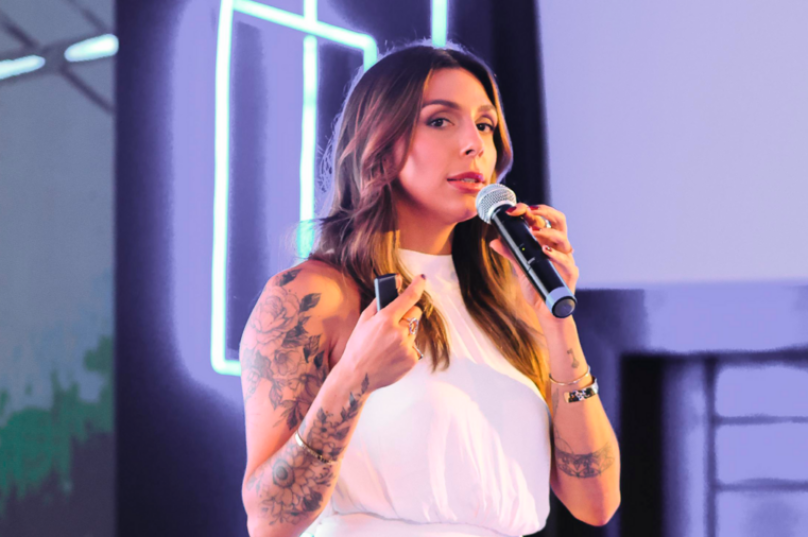 Vika Ferrari conduz encontro entre empresárias