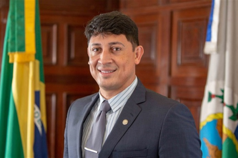 Segundo o TSE, à época dos fatos, ele era vice-prefeito do município de Magé (RJ). Os ministros também mantiveram a condenação do parlamentar e do ex-prefeito da cidade, Rafael Santos de Souza. Foto reprodução.