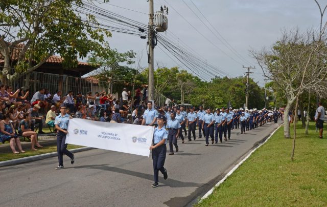 Mais de 3 mil pessoas devem participar do desfile