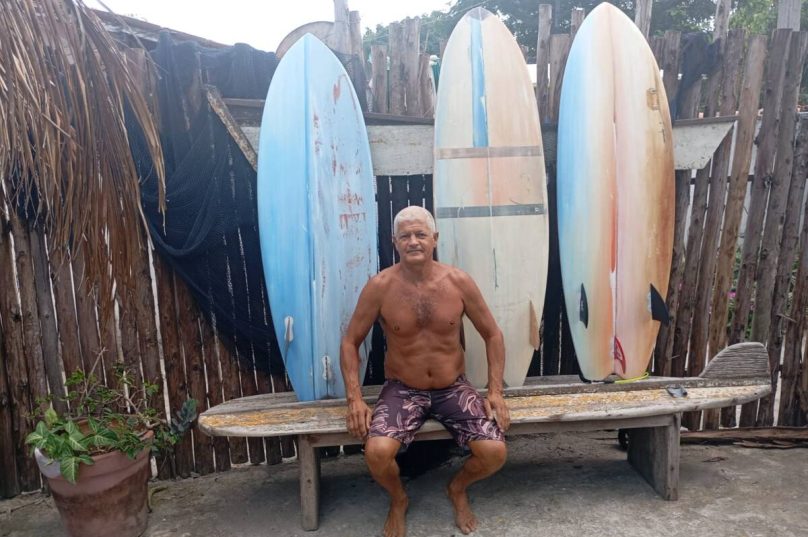 Dido é artista plástico por natureza e praticando do estilo Búzios de viver