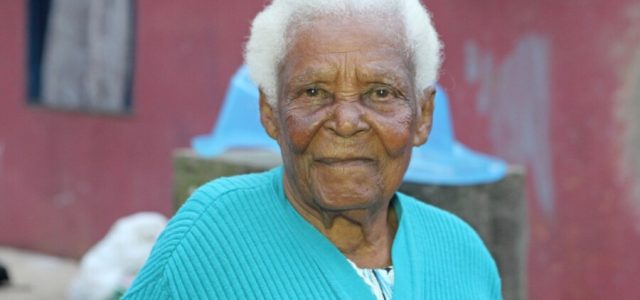 Morre Dona Eva, referência quilombola de Búzios, aos 114 anos / foto Ronald Pantoja