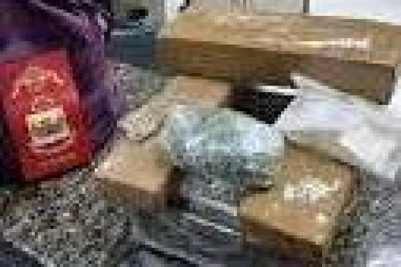 Material apreendido pela polícia durante a abordagem na RJ-124