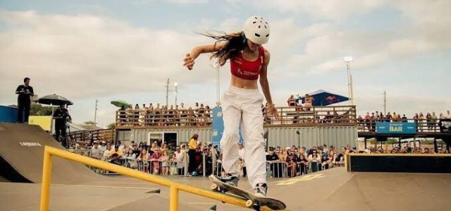 A skatista Duda Ribeiro, de 14 anos, brilha no cenário nacional e se prepara para competições internacionais, representando Maricá / foto divulgação