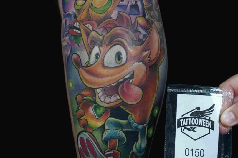 Tatuadora gaúcha Karen Techi é a campeã da 11ª Tattoo Week Rio