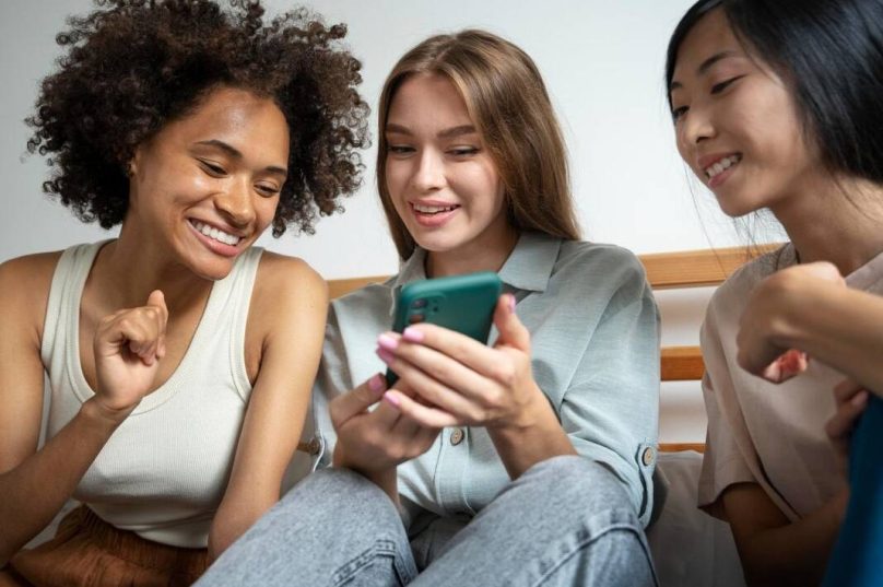 Relatório comprova a relevância das notícias locais em 2025