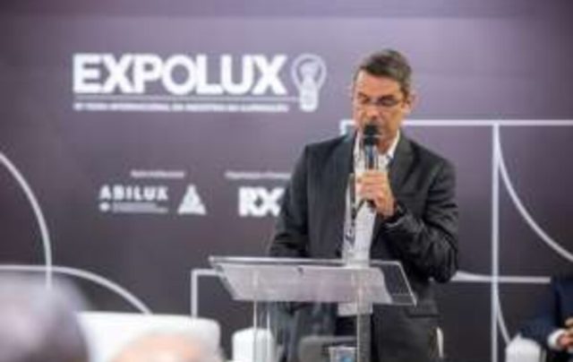 Abertura da Expolux destaca desafios e avanços do setor de iluminação