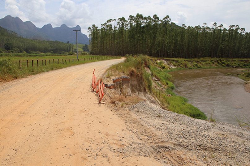 estrada serra santa cruz