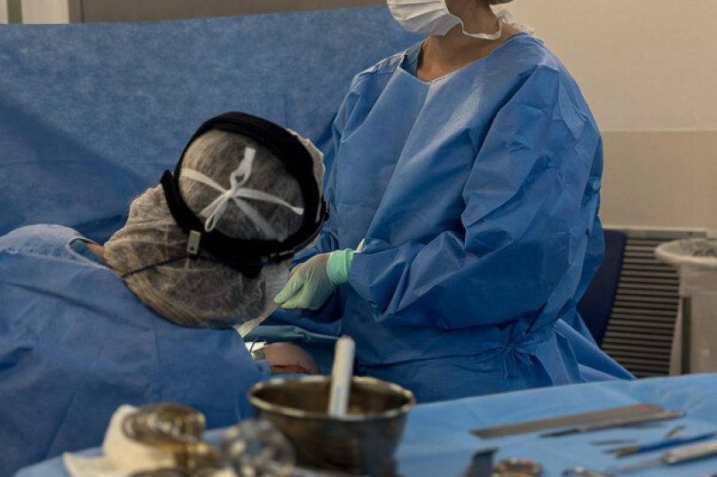 Mastopexia sem prótese: corrige flacidez e eleva a mama