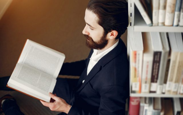 Especialista lança livro sobre jornada do cliente