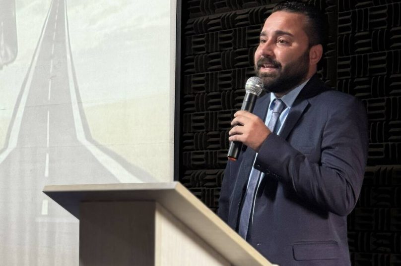 Cofundador da Flow Multas palestra na UNIRJ sobre trânsito Cofundador da Flow Multas palestra na UNIRJ sobre trânsito