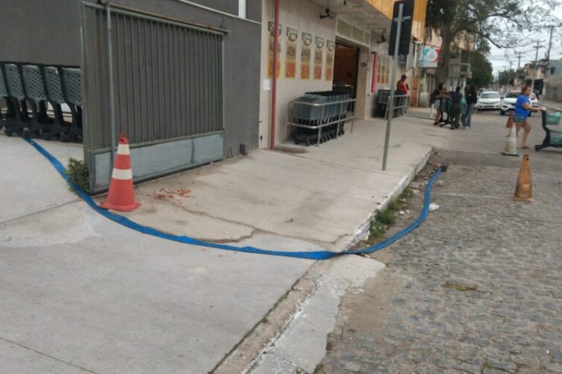 Estabelecimento é multado em R$ 4 mil em Cabo Frio por descarte irregular de esgoto após denúncia de moradores / foto divulgação