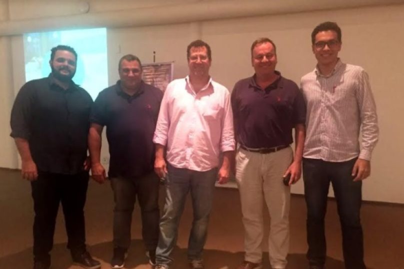 o Secretário de Turismo, Cultura e Patrimônio Histórico, Cesar Fernandes, e o presidente do Búzios Convention & Visitors Boreau e do Sindicato dos Hotéis, Restaurantes, Bares e Similares ( SindSol ), empresário Thomas Weber.