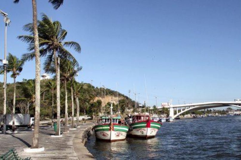 A iniciativa beneficiará as cidades banhadas pela laguna de Araruama com a engorda das orlas com a areia do próprio Canal. Foto reprodução