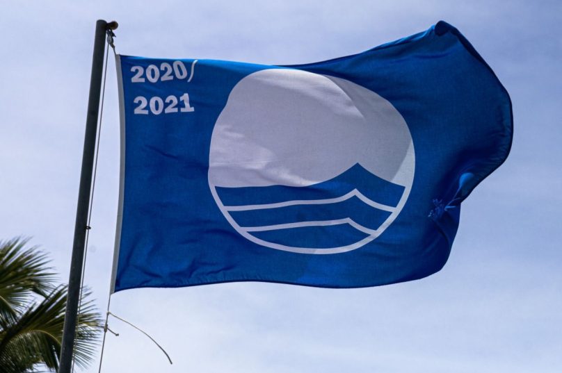 Bandeira da temporada de 2021/2022. Esse será o quarto ano consecutivo do hasteamento. Foto reprodução.