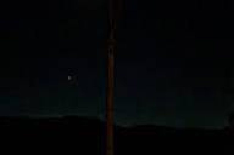 Fotografia do trecho da RJ 102 a noite - Prensa de Babel