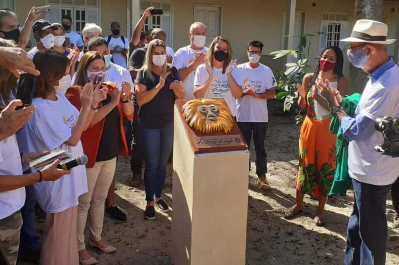O Parque Natural Municipal Mico-leão-dourado fica localizado na Estrada do Contorno, no Centro Hípico. A inauguração teve a presença de representantes do governo municipal de Cabo Frio. Imagem: Prensa de Babel