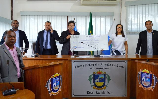 Cheque 300 mil câmara