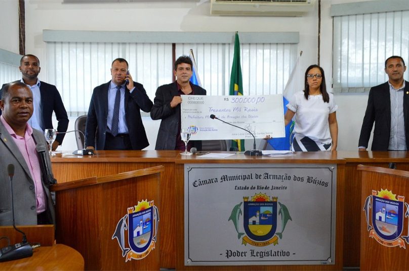 Cheque 300 mil câmara