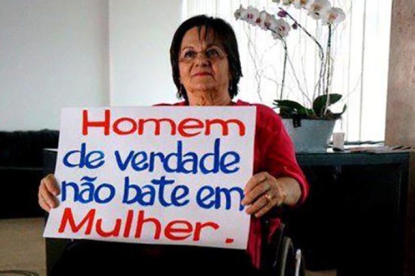 A lei ganhou esse nome em homenagem à farmacêutica brasileira Maria da Penha, vítima das agressões contínuas de seu agressor. A cearense lutou para que a violência que a deixou paraplégica não ficasse impune.