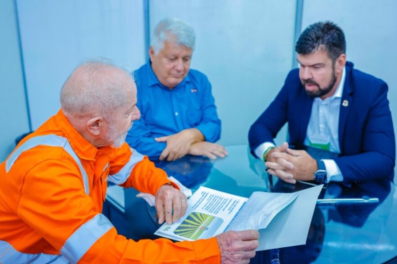 Prefeito de Macaé apresenta projeto de fábrica de fertilizantes a Lula, buscando reduzir importações e fortalecer a economia / foto divulgação