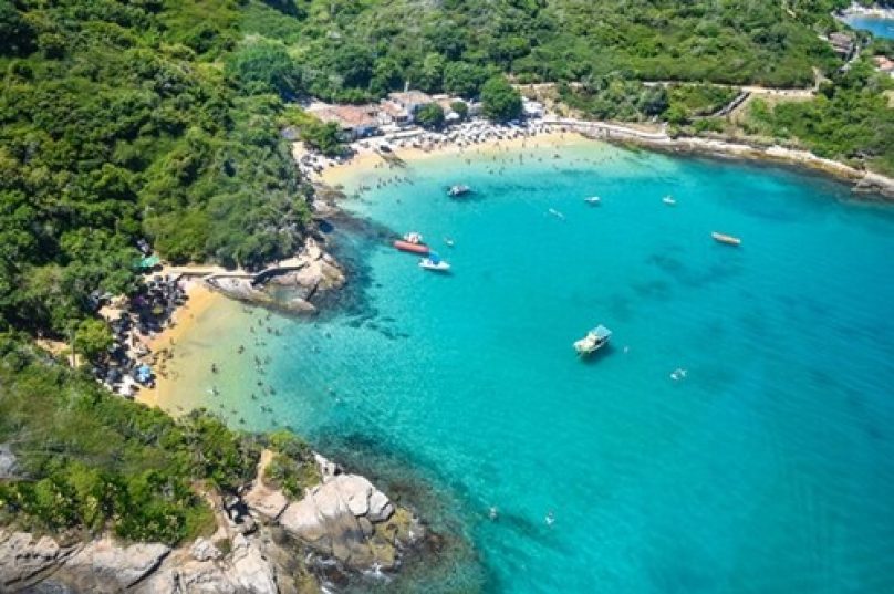 Vista aérea da Praia da Azeda e Azedinha |  Crédito: Matheus Coutinho