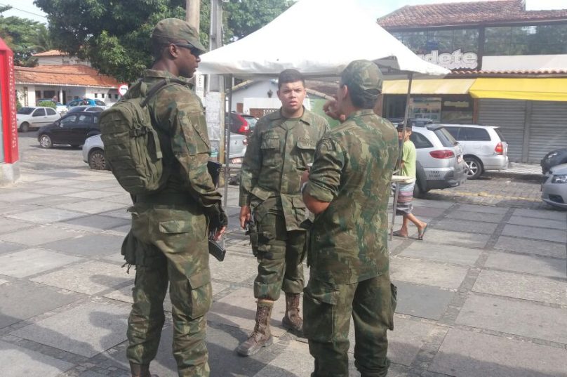 militares