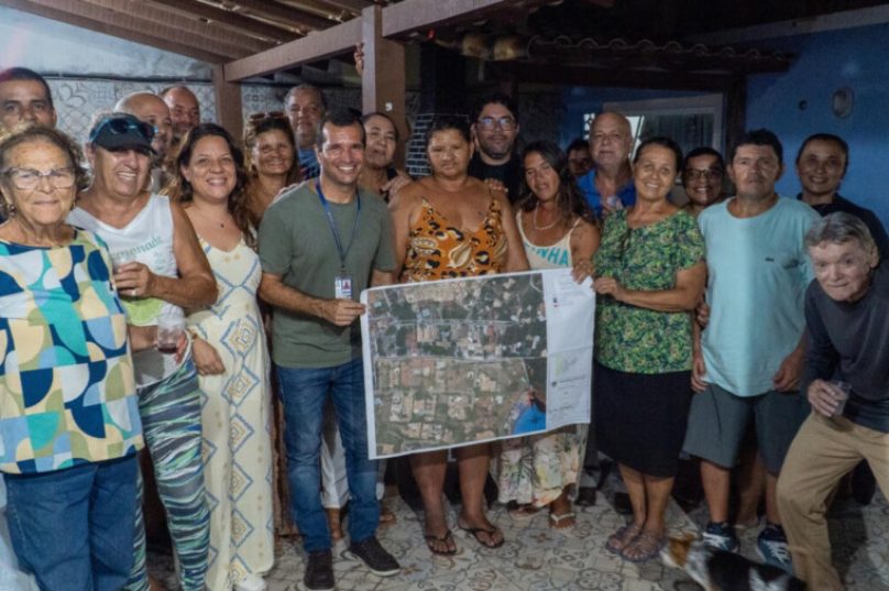 Búzios inicia processo de regularização fundiária no bairro Ferradurinha com reuniões e cadastro dos moradores / foto divulgação